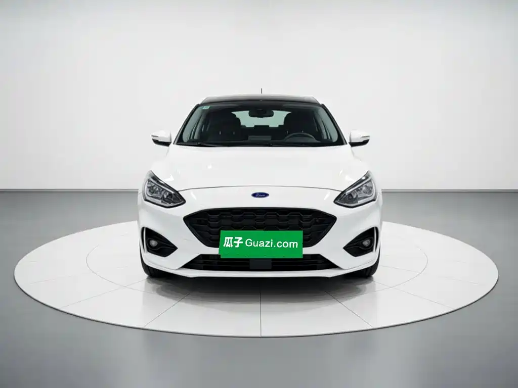 Фото 2 - Ford Focus