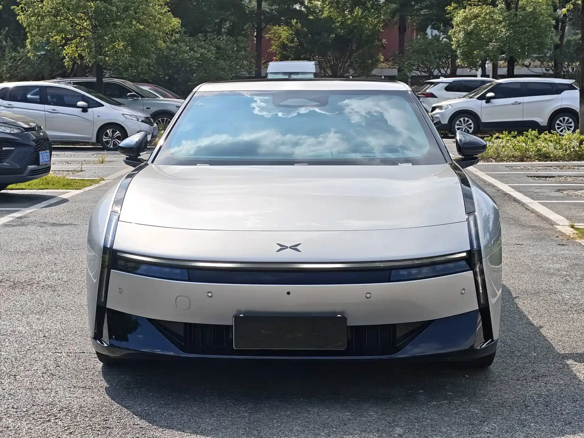 Фото 2 - XPeng P7