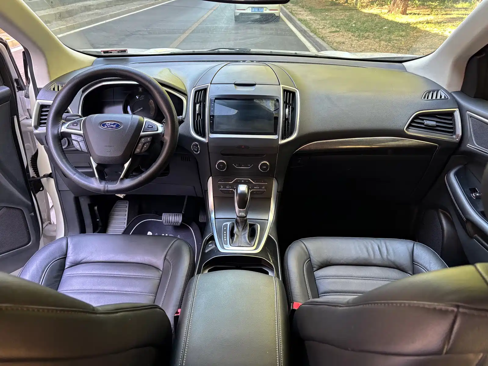 Фото 10 - Ford Edge