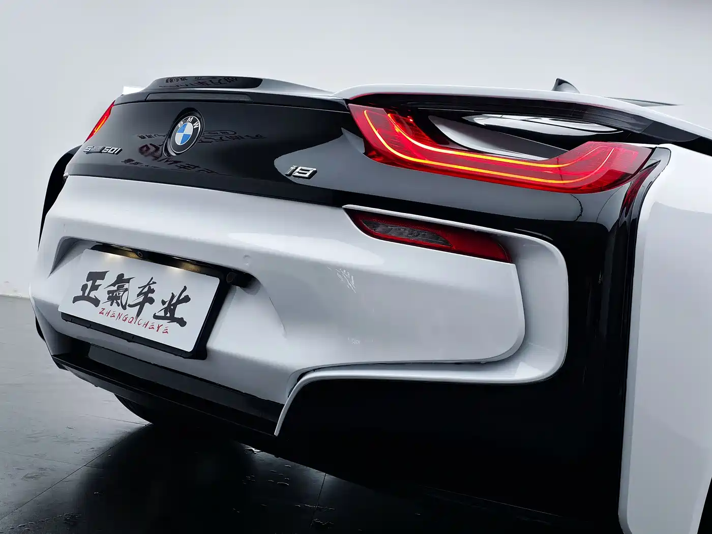 BMW I8