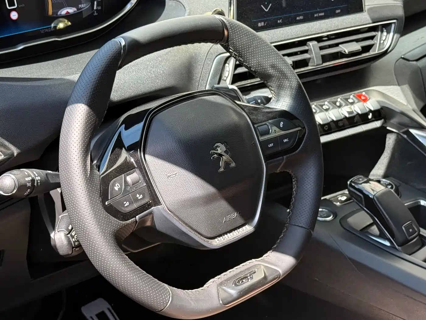 Peugeot 5008 2017 380THP 7-Seater Luxury GT Edition фото 7