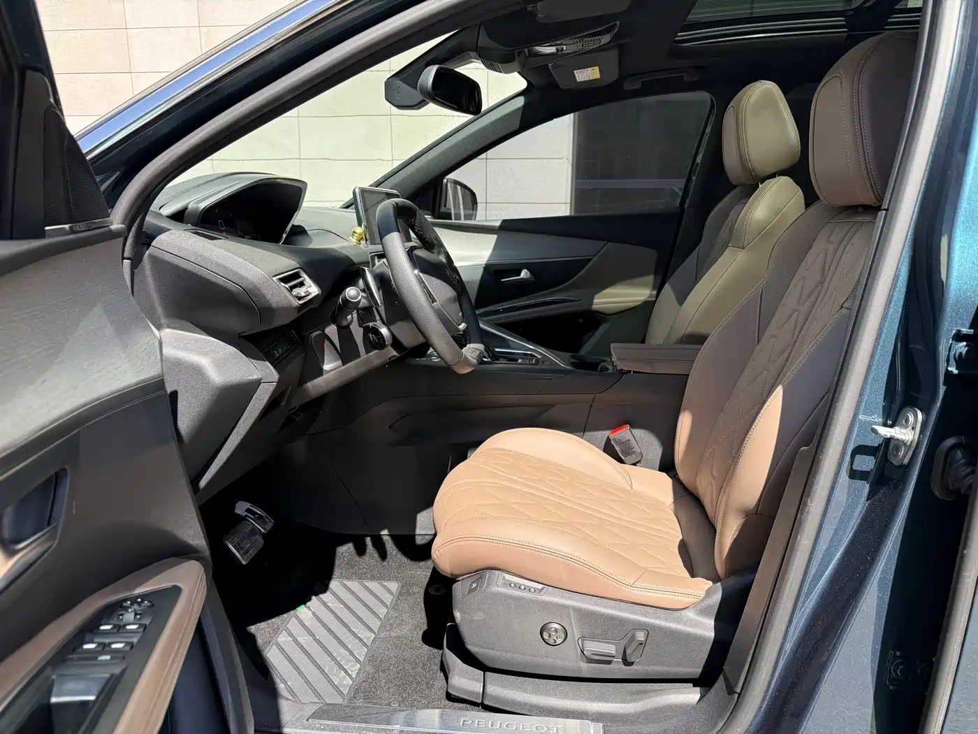Peugeot 5008 2017 380THP 7-Seater Luxury GT Edition фото 9