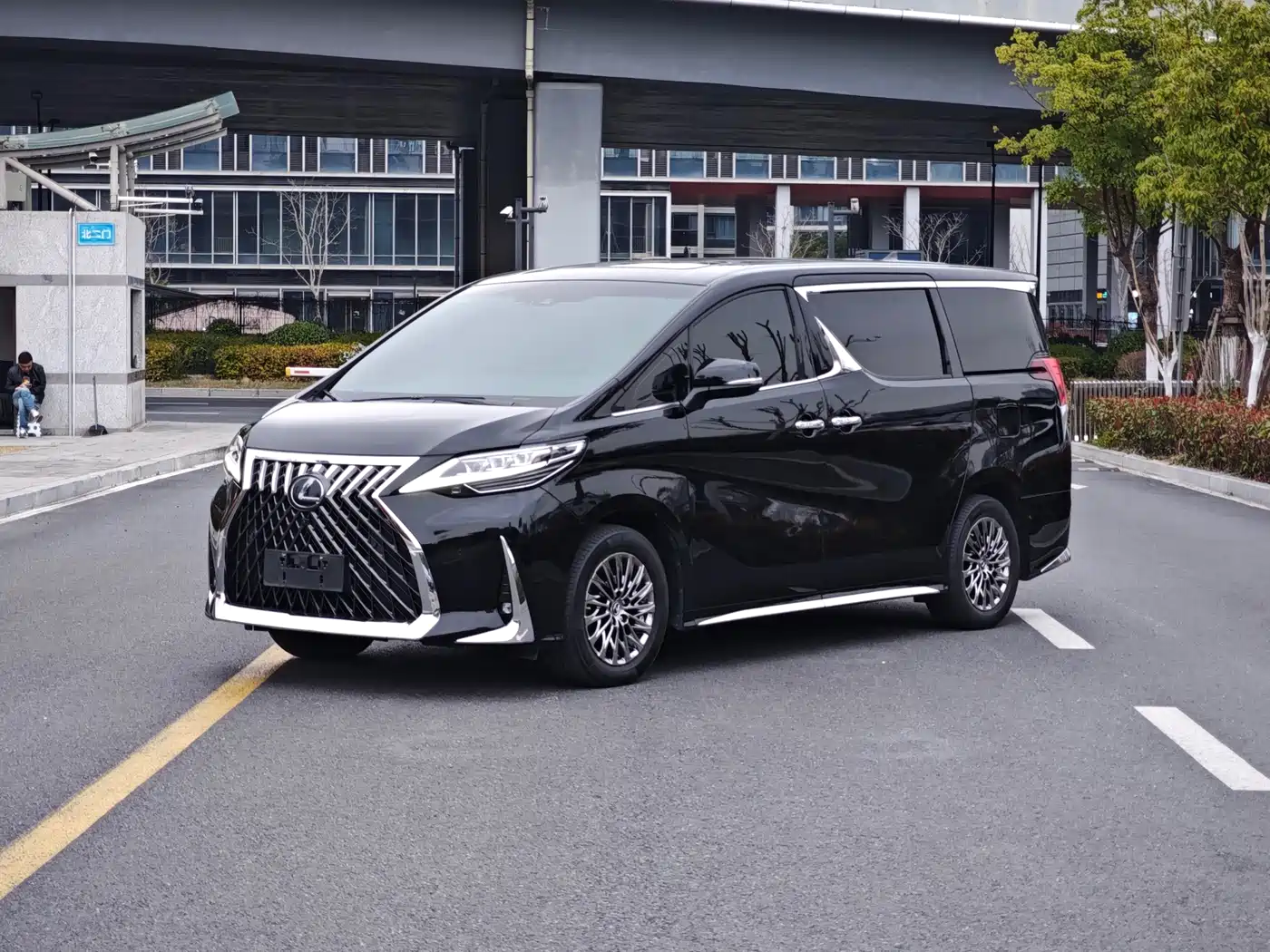 Lexus LM 2020 300h Seven-Seater Elegance Edition