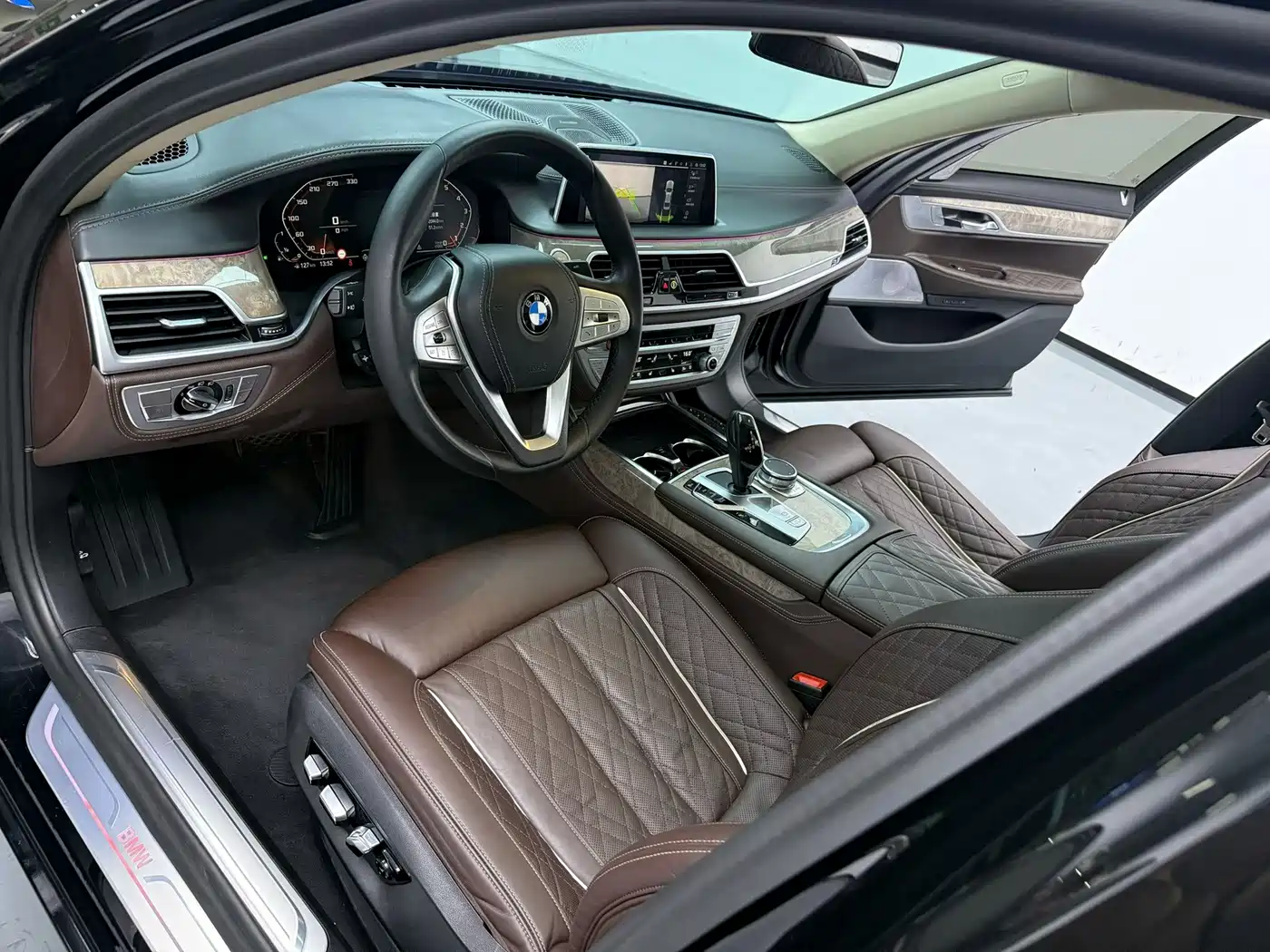 Photo 4 - BMW 7 Series