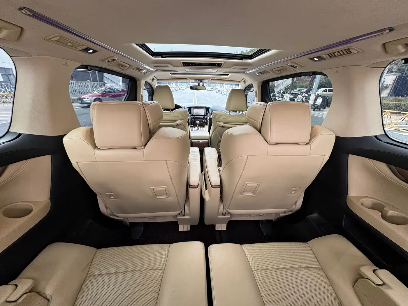 Toyota Alphard 2018 3.5L Premium фото 11