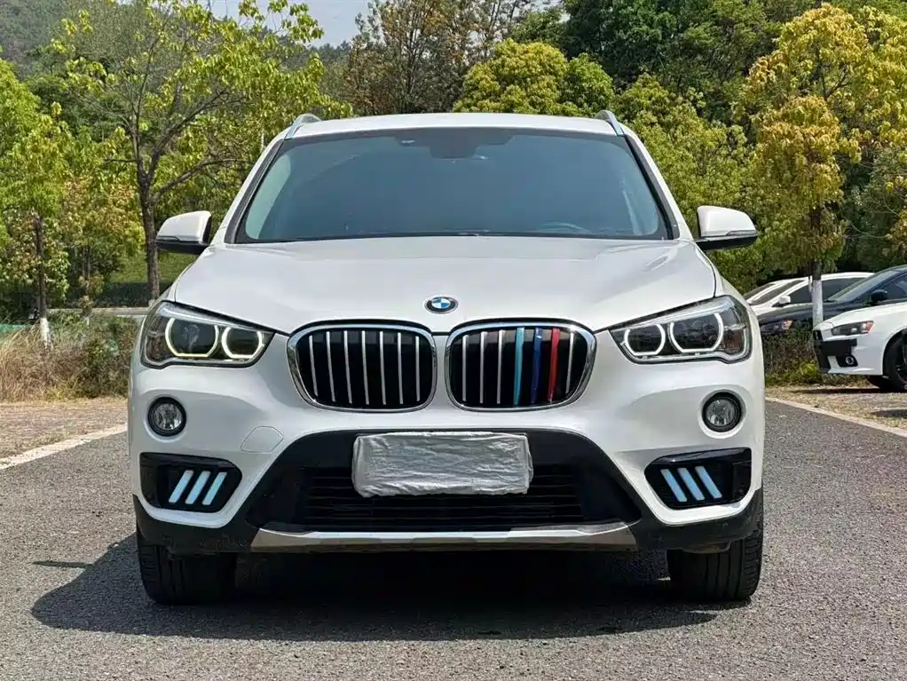 BMW X1 2018 sDrive18Li Premium Model фото 2