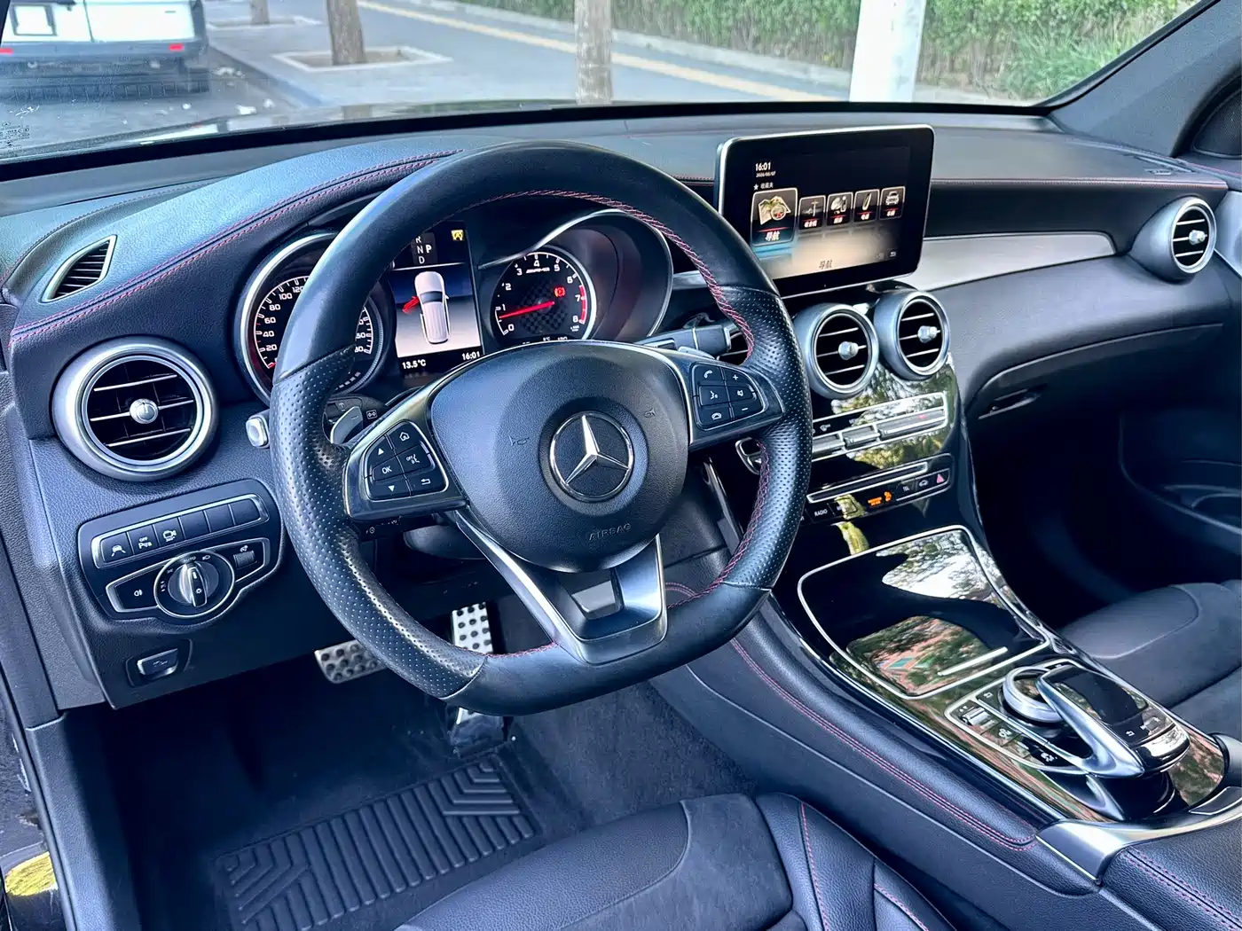 Mercedes-Benz GLC AMG 2017 AMG GLC 43 4MATIC фото 11