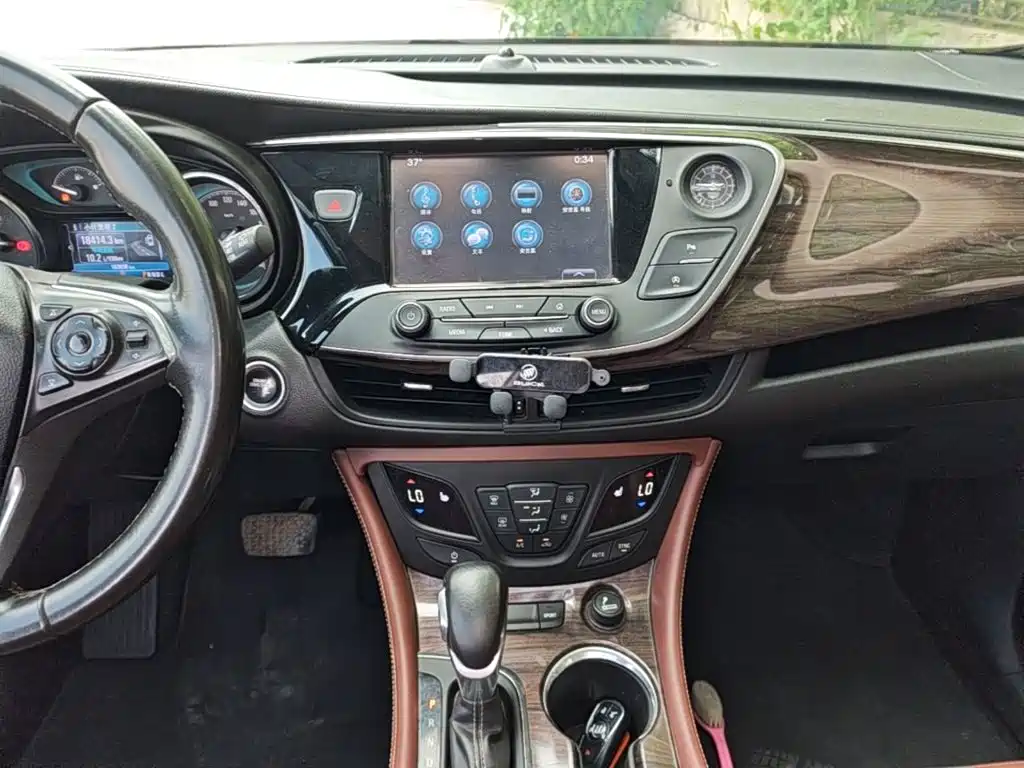 Фото 13 - Buick Envision Plus