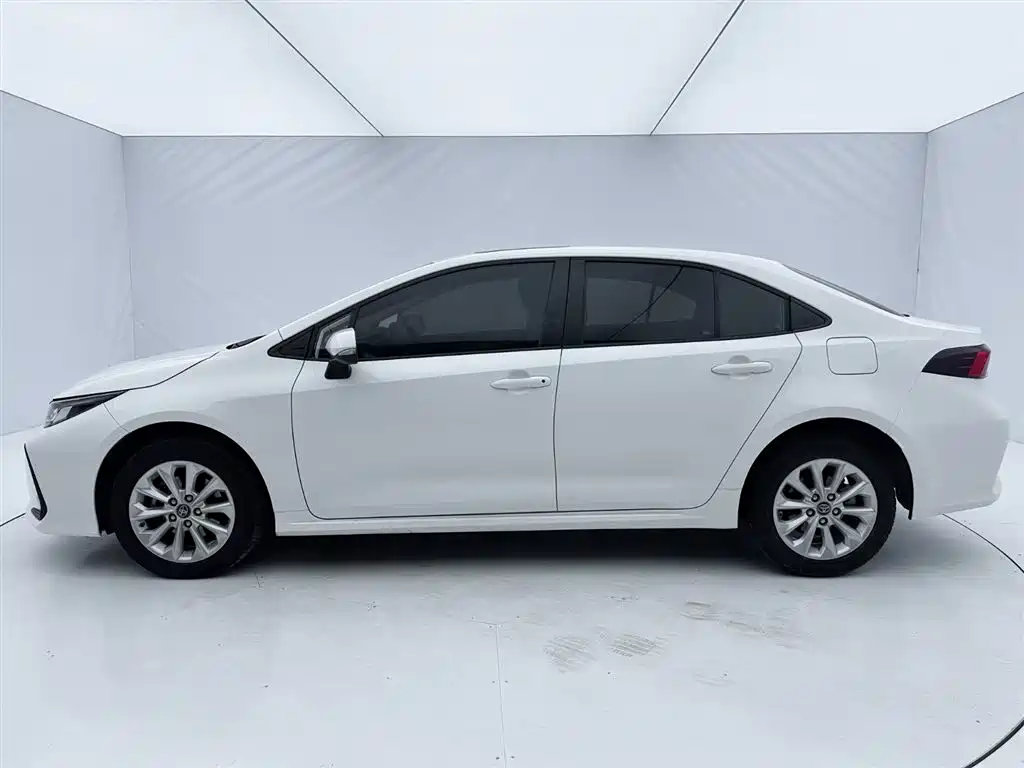 Toyota Corolla 2021 1.2T S-CVT Elite PLUS Edition фото 4