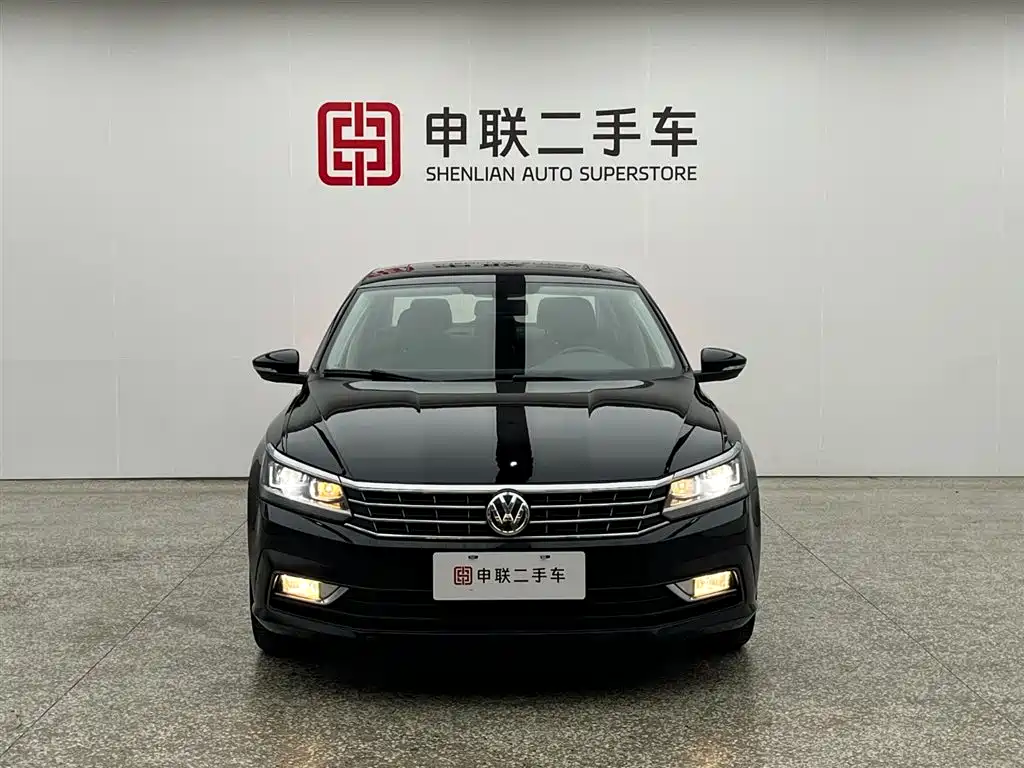 Volkswagen Passat 2017 330TSI DSG Prestige фото 5
