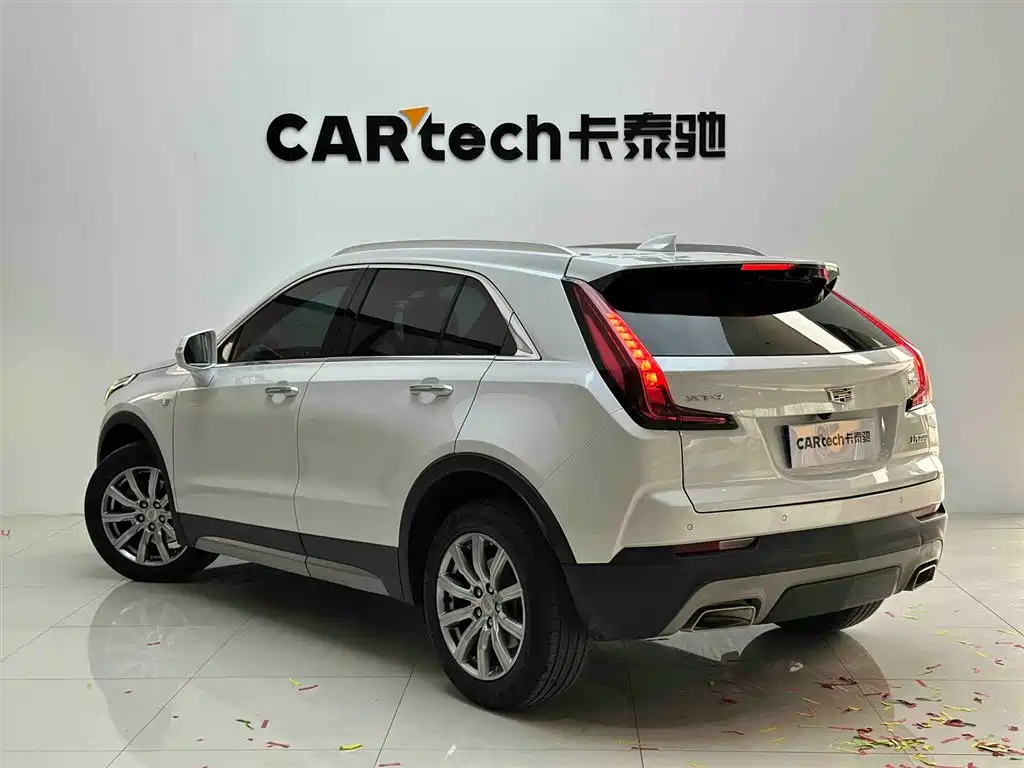 Cadillac XT4 2022 28T FWD Premium фото 4