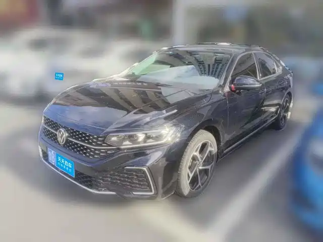Volkswagen Passat 2024 330TSI Starlight Elite Edition — фото 1