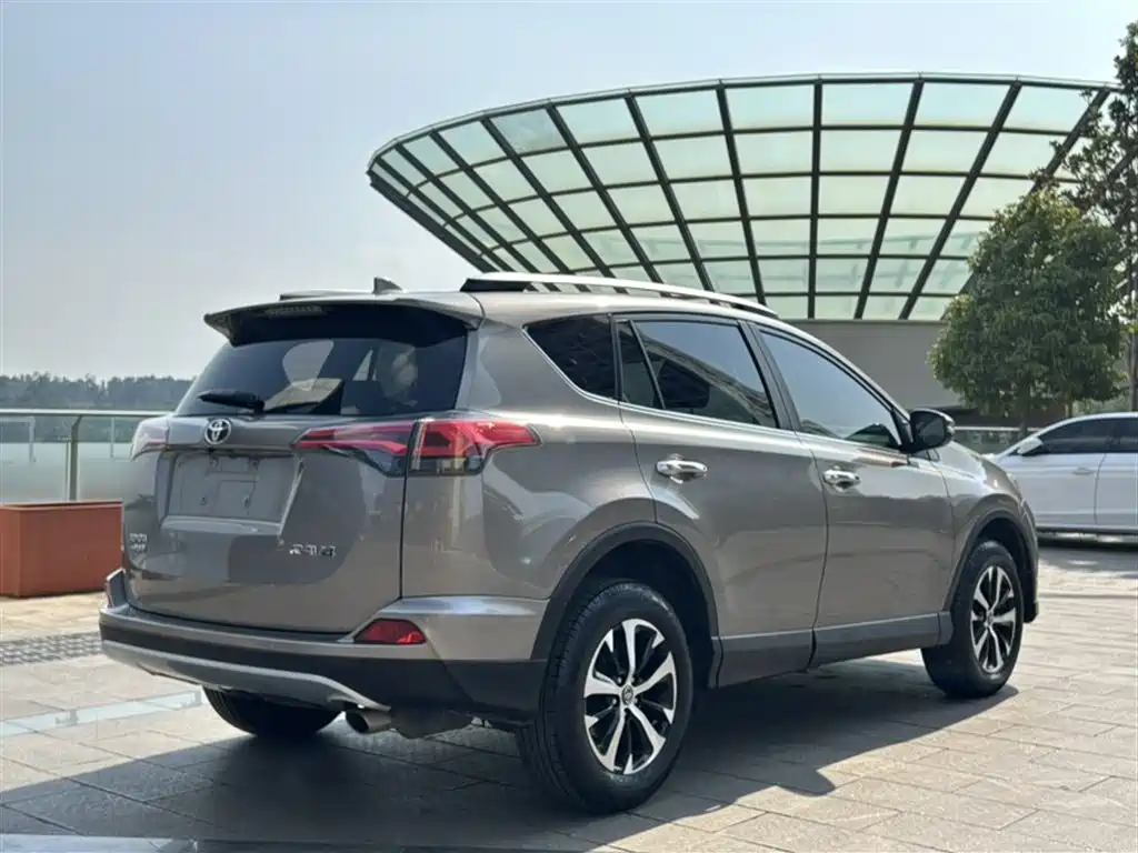 Toyota RAV4 Rongfang 2016 2.0L CVT 2WD Smart (China V) фото 18