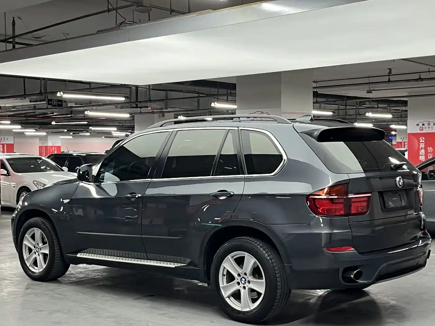 BMW X5 (Import) 2011 xDrive35i Leading Edition фото 3