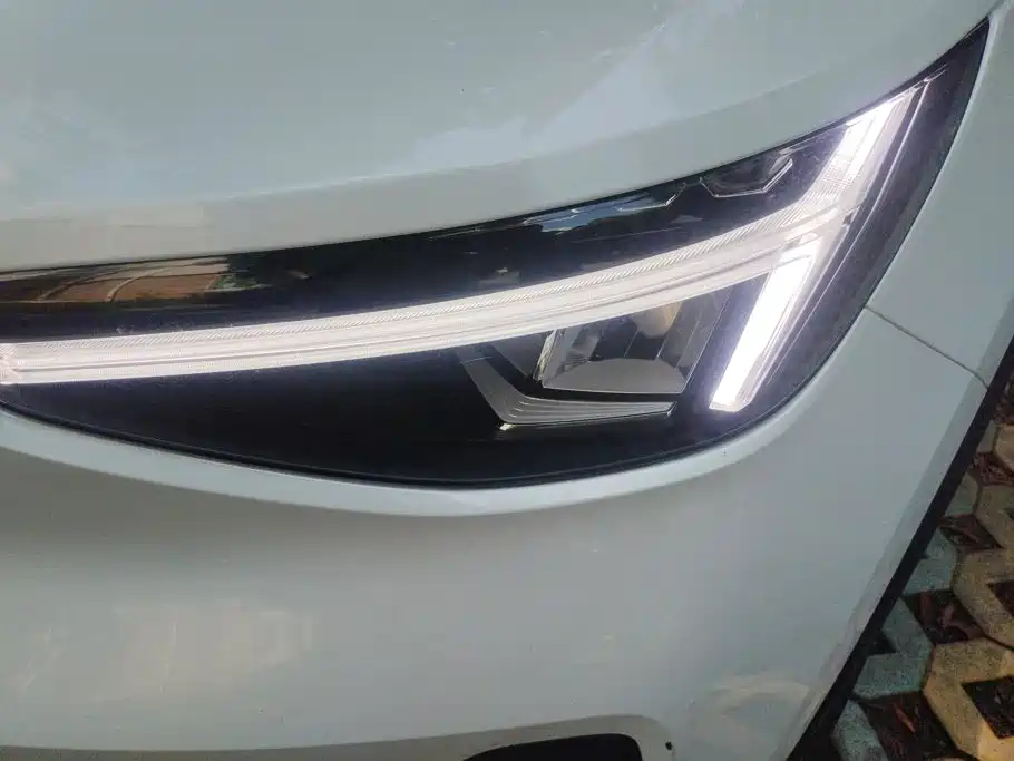 Volvo XC40 2022 2023 B3 Zhiyuan Luxury Edition