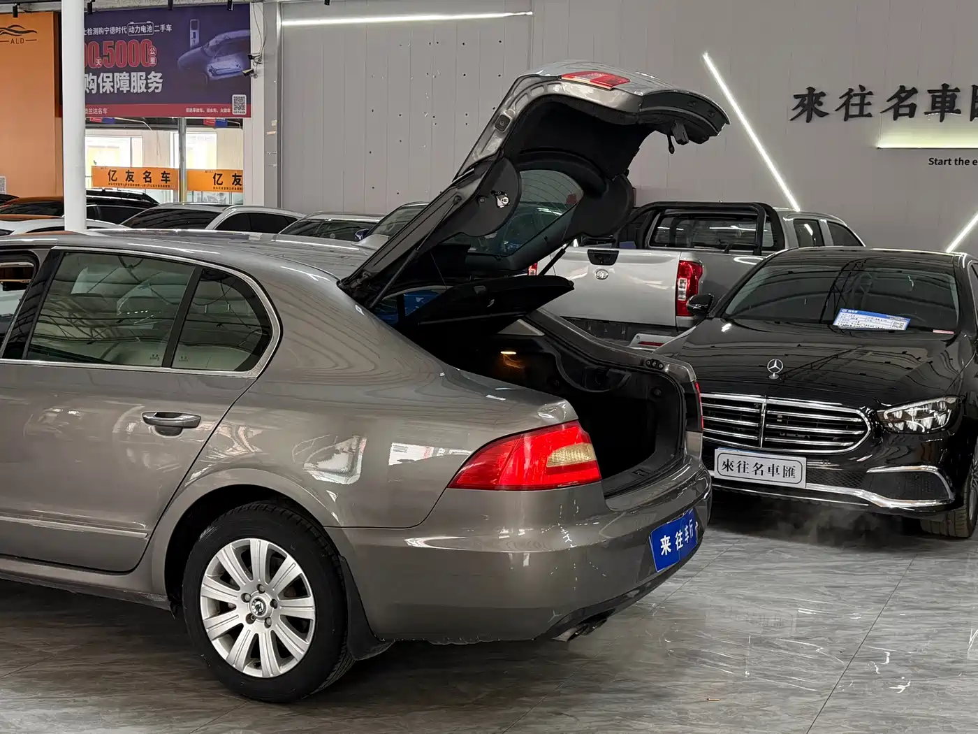 Škoda Superb 2012 1.8TSI Automatic Noble Elegance Edition фото 15