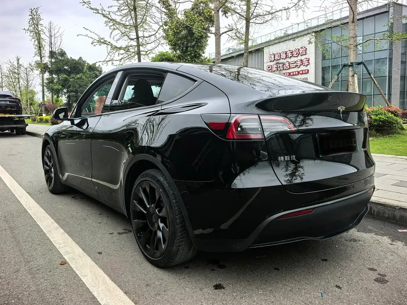 TESLA MODEL Y