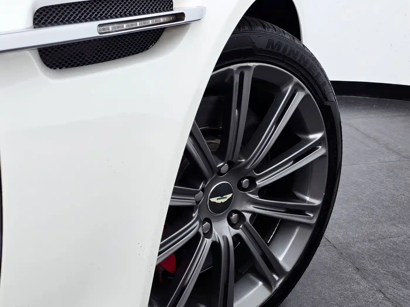 Aston Martin Rapide 2011 2010 6.0L