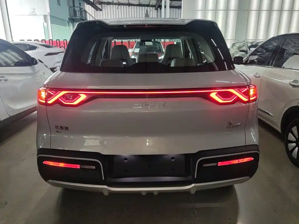 BYD Yuan UP 2026 2025 Model 301KM Navigator