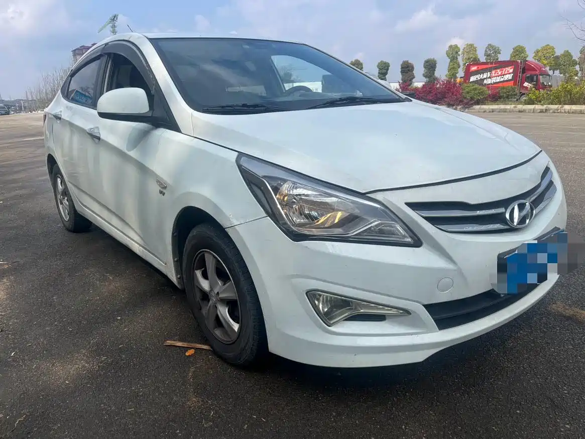 HYUNDAI RENA