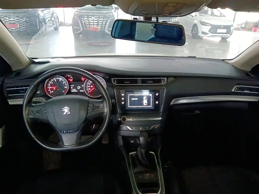 Peugeot 408 2014 1.8L Automatic Luxury Edition фото 10