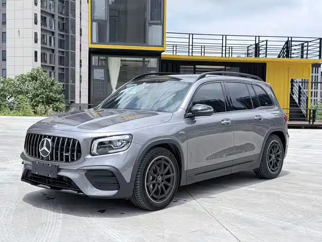MERCEDES-BENZ GLB AMG 2023