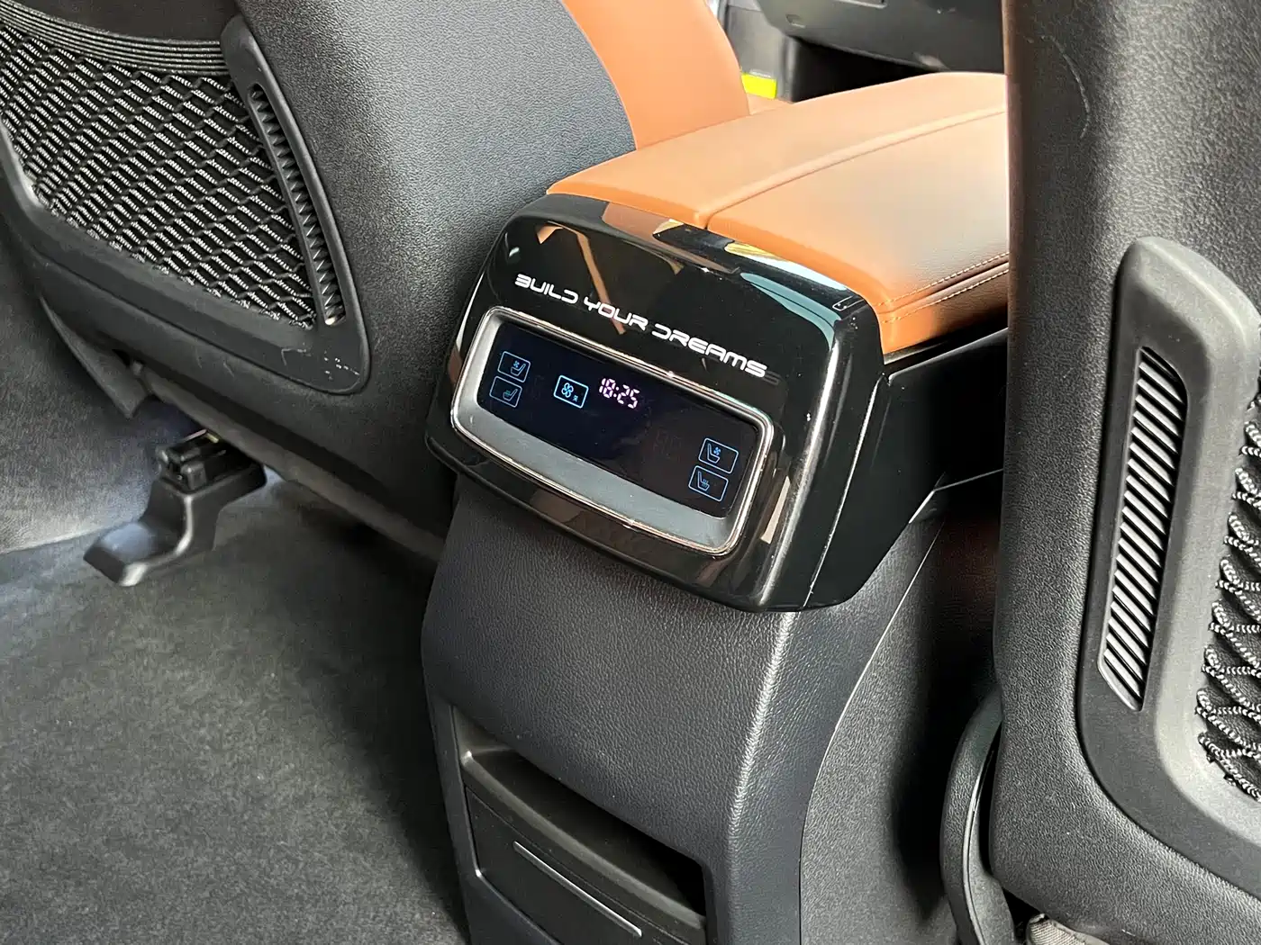 BYD Tang New Energy 2022 EV 730KM Premium фото 15