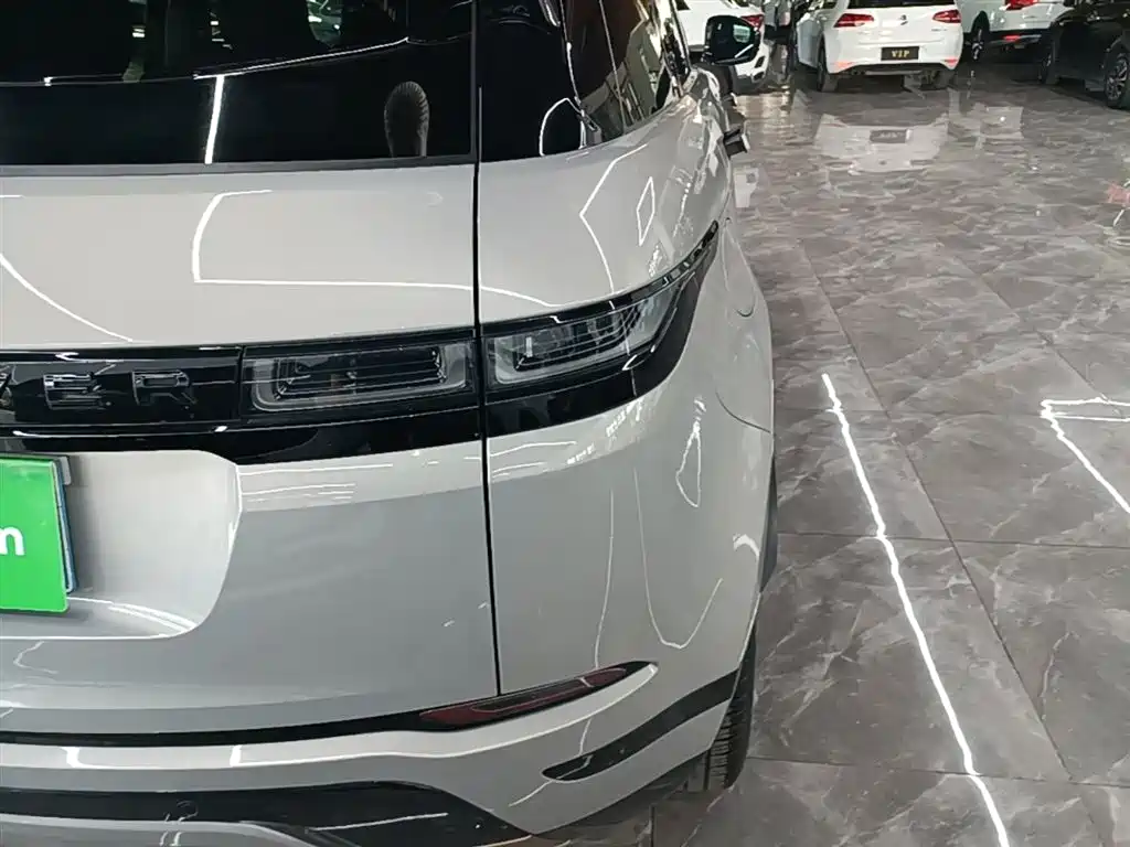 Land Rover Range Rover Evoque 2023 Range Rover Evoque L 249PS Corinthian Bronze Special Edition фото 8