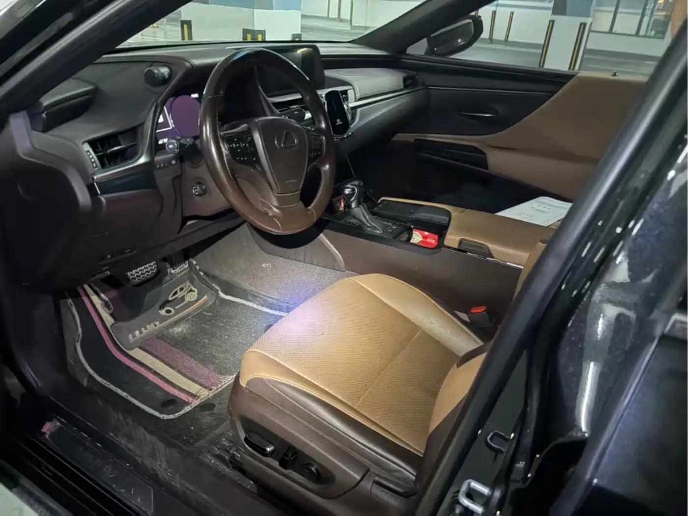 Lexus ES 2021 300h Excellence Edition фото 8