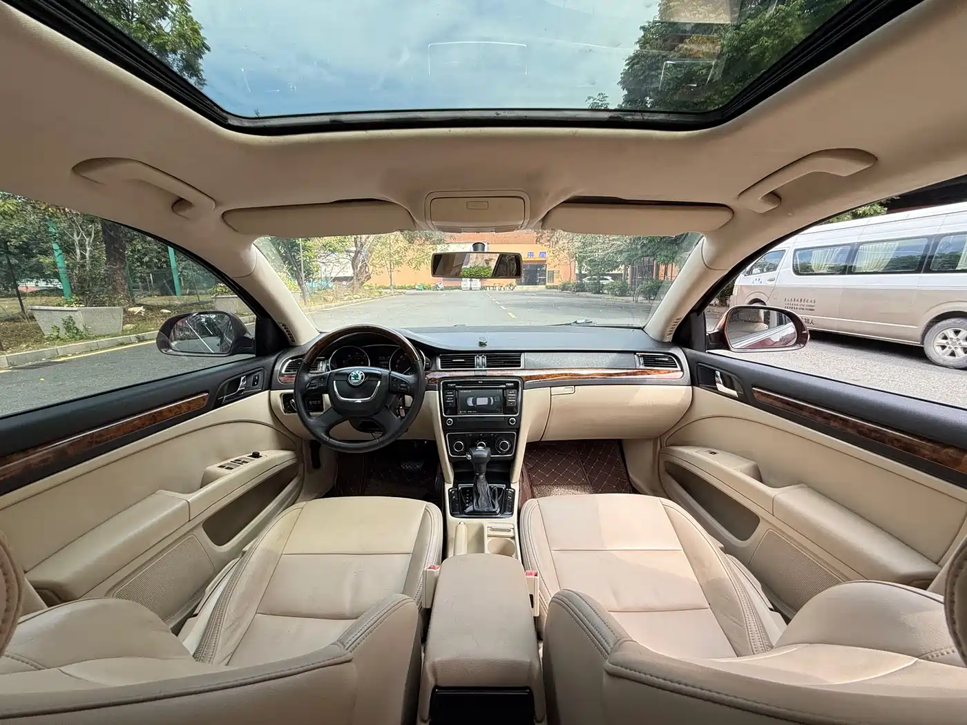 Škoda Superb 2012 1.8TSI Automatic Elegance Edition фото 16