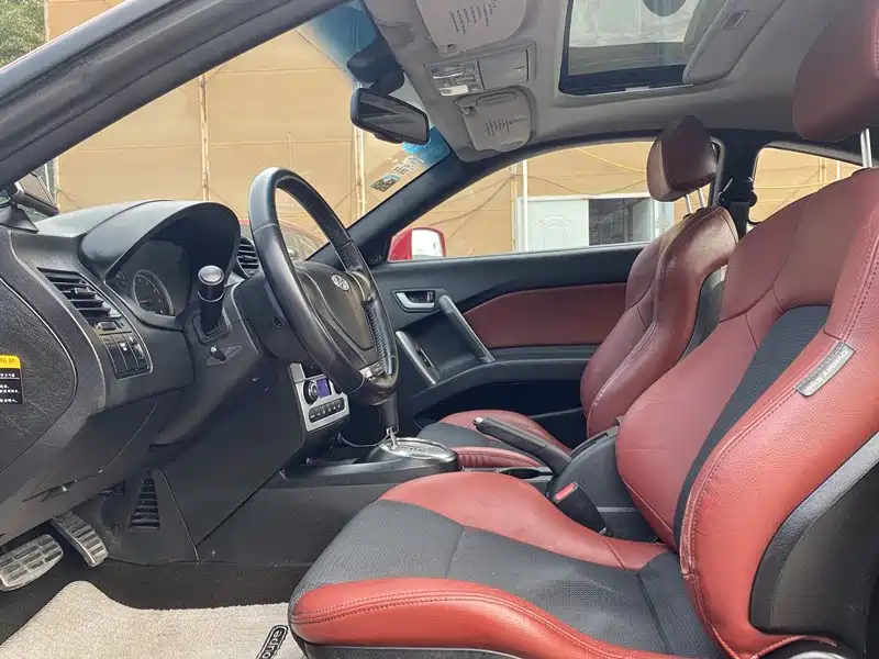 Фото 6 - Hyundai Coupe