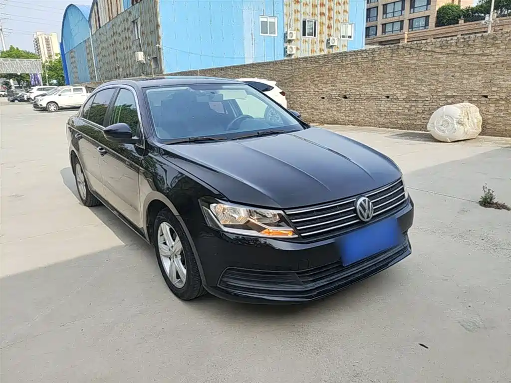Volkswagen Lavida 2017 1.6L Manual Trend Edition фото 4