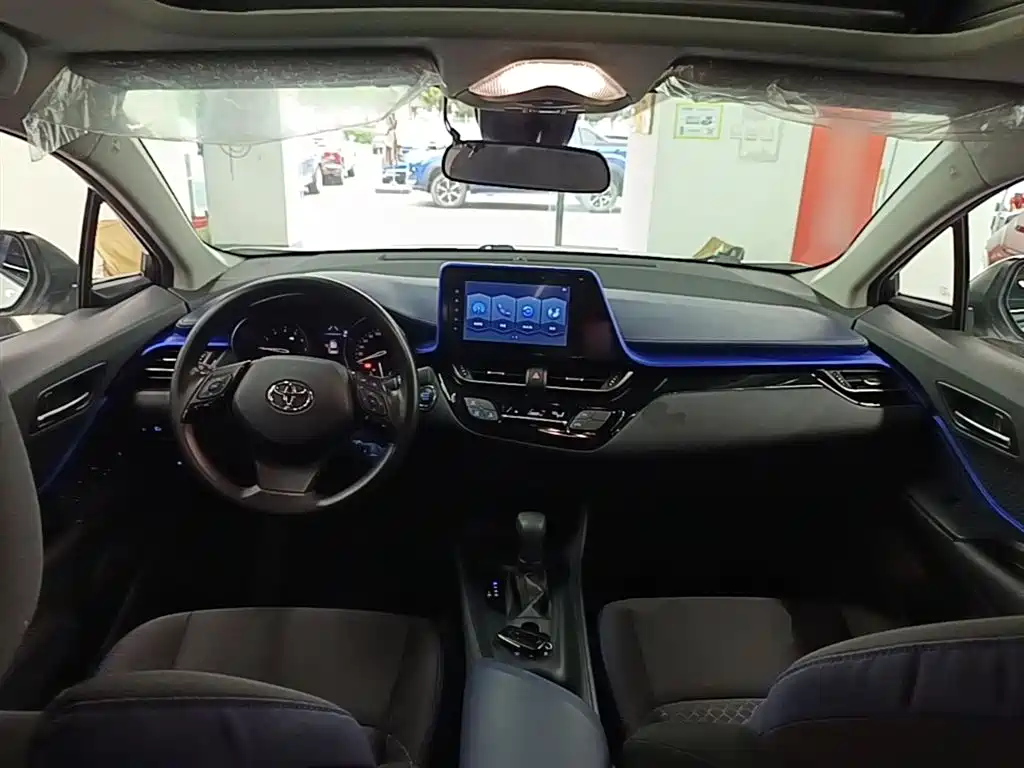 Toyota C-HR 2021 2.0L Comfort Edition фото 10
