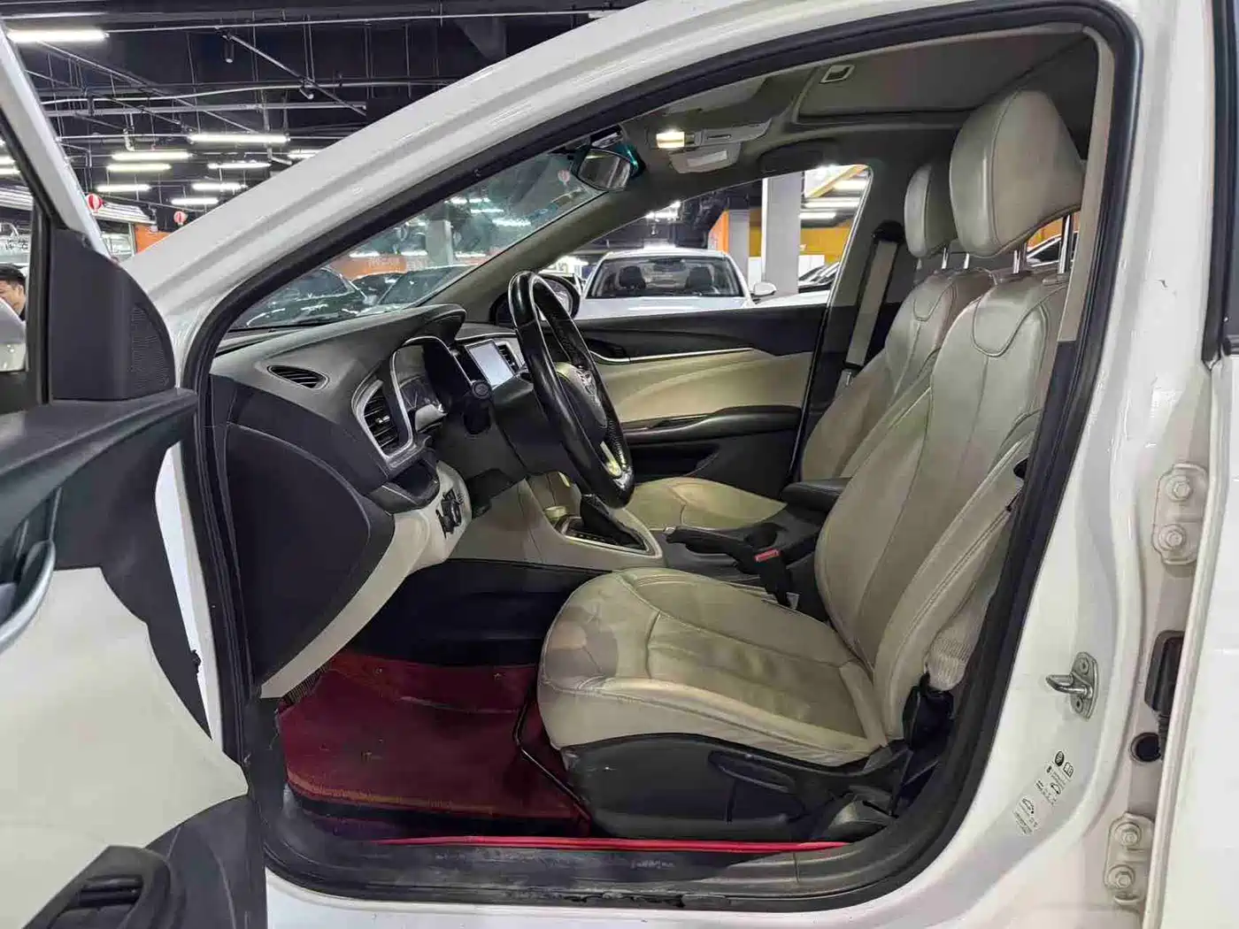 Buick Excelle 2018 15T Dual Clutch Elite (China V) фото 3