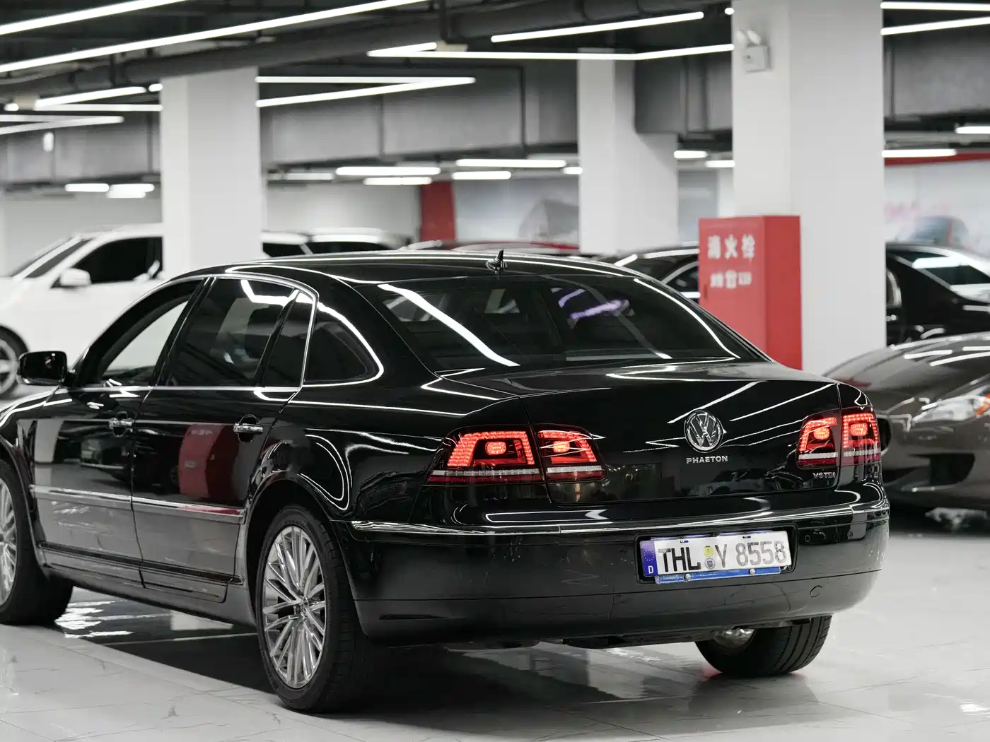 Volkswagen Phaeton 2015 Model 3.0L Exclusive Edition фото 15