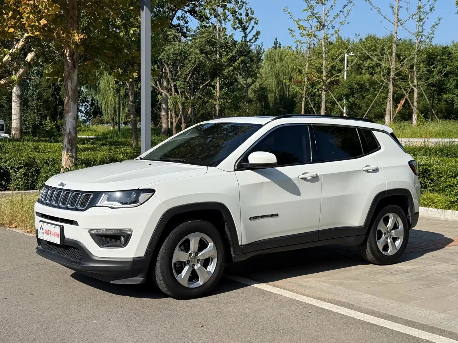 Фото 1 - Jeep Compass