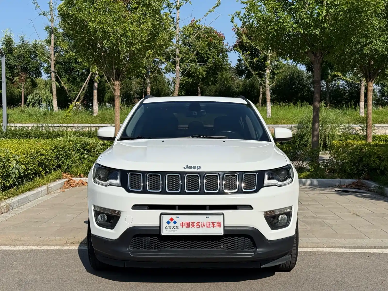 Фото 2 - Jeep Compass