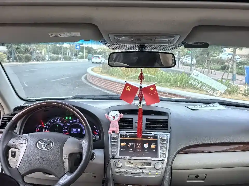 Toyota Camry 2013 200G Classic Luxury Edition фото 12