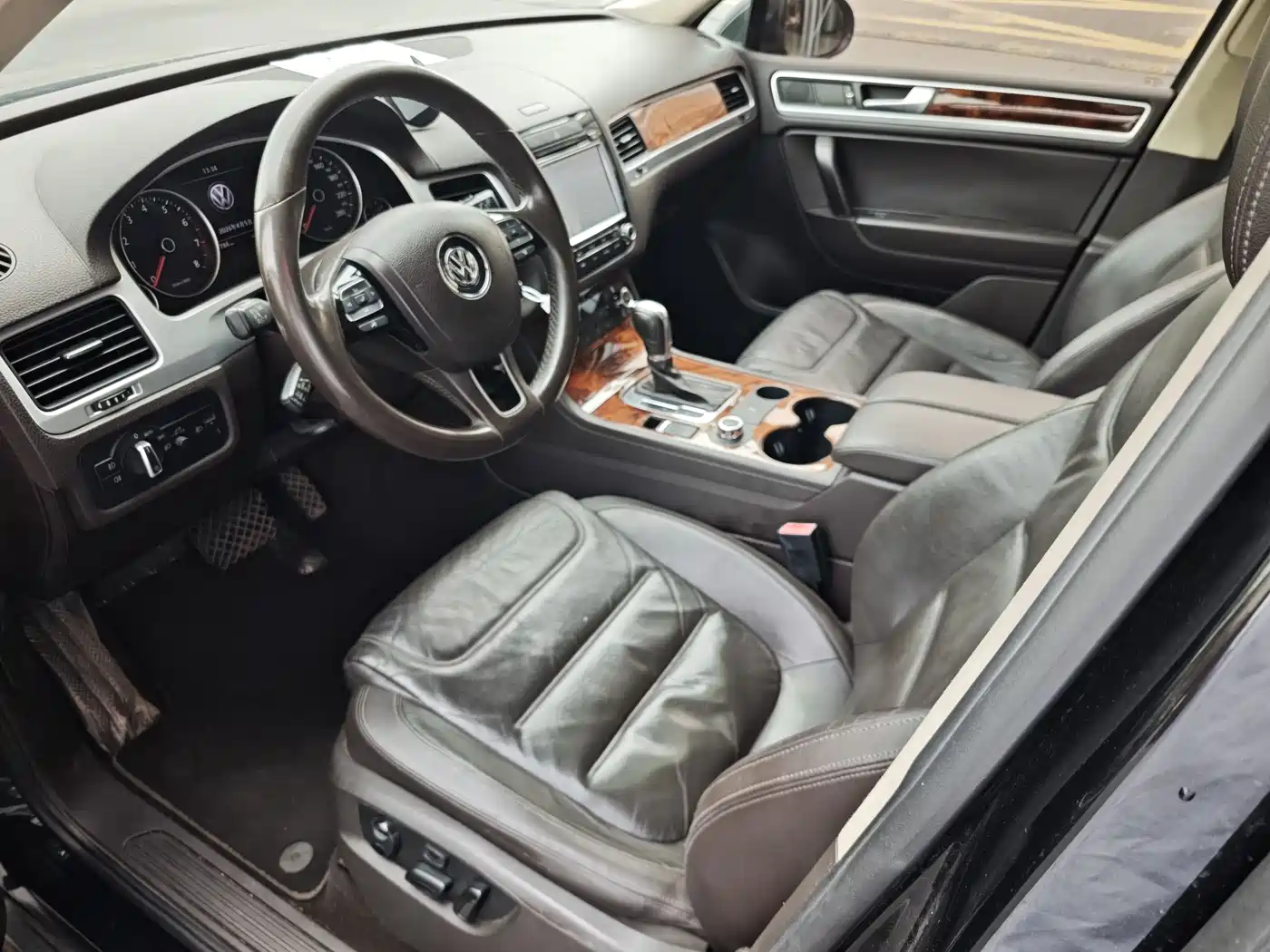 Volkswagen Touareg 2011 3.0TSI Premium фото 4
