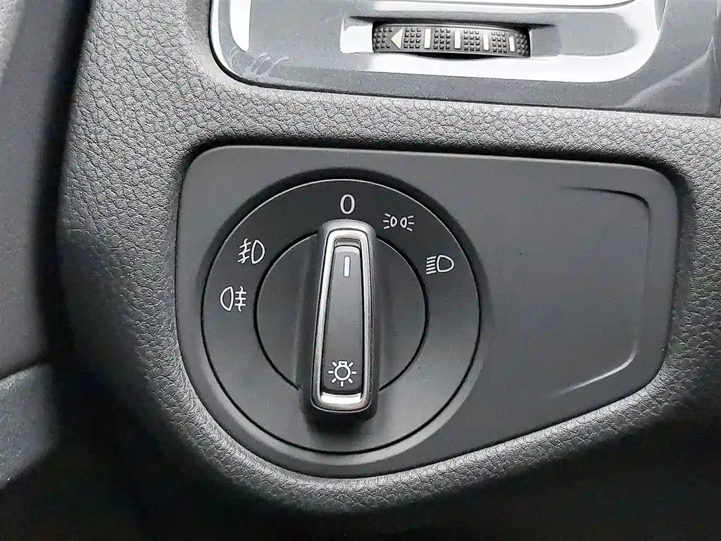 Volkswagen Golf 2019 280TSI DSG Comfort China VI фото 21