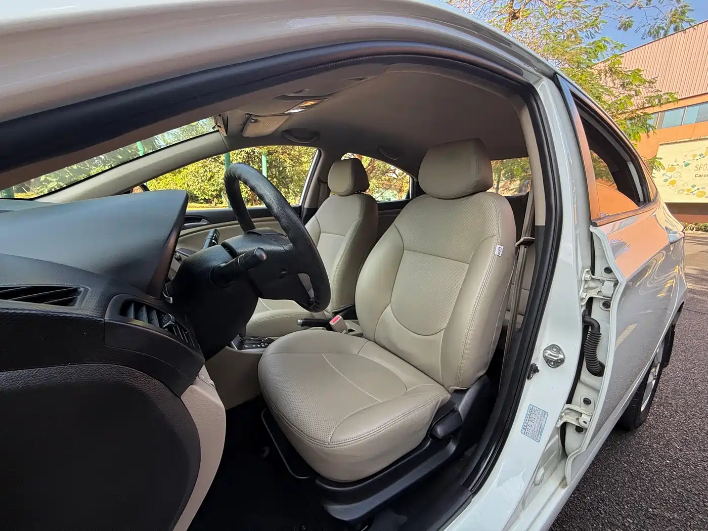 Hyundai Verna 2014 1.4L Automatic Smart GLS фото 9