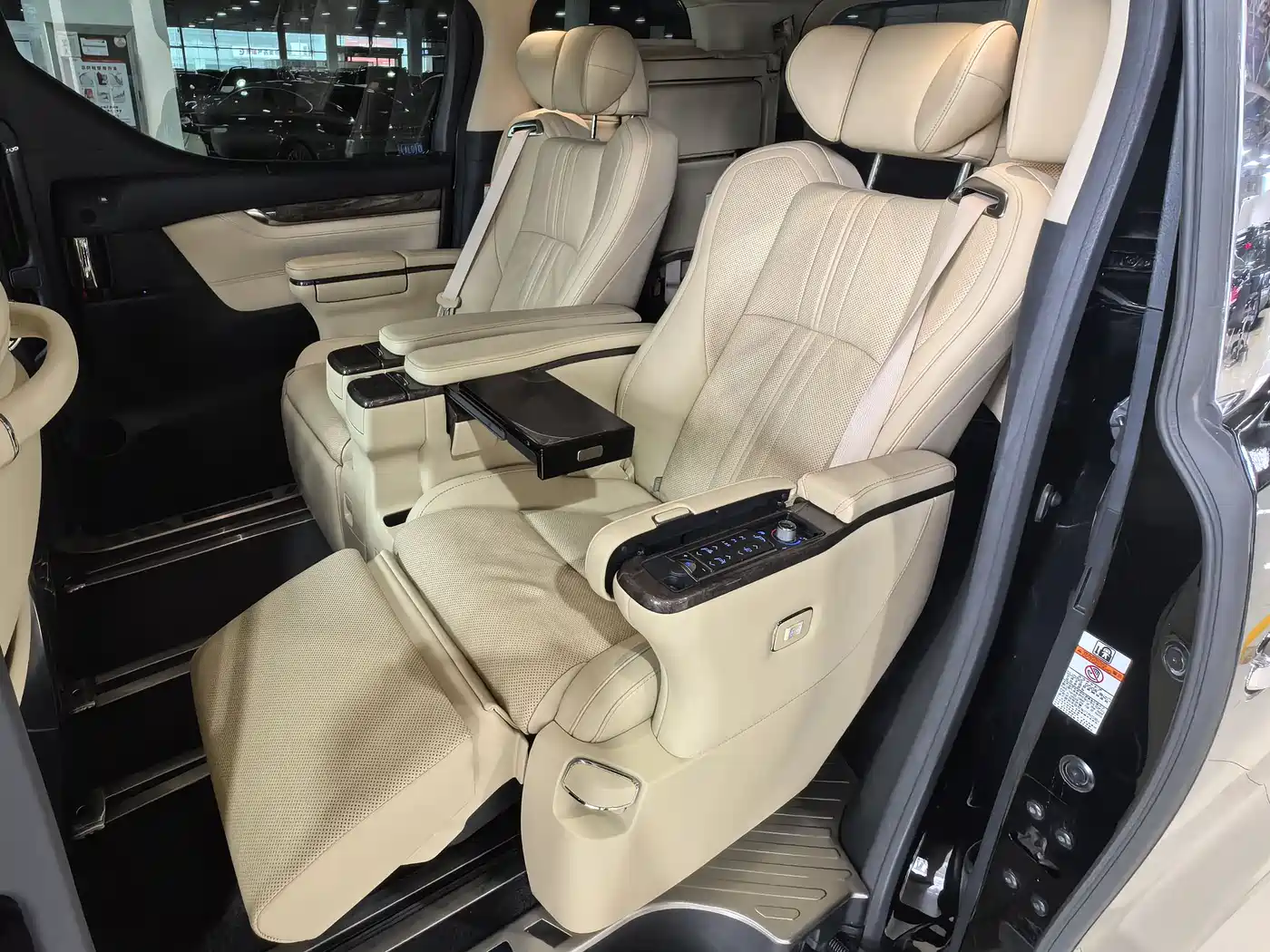 Toyota Alphard 2018 Facelift 3.5L Premium Edition фото 7