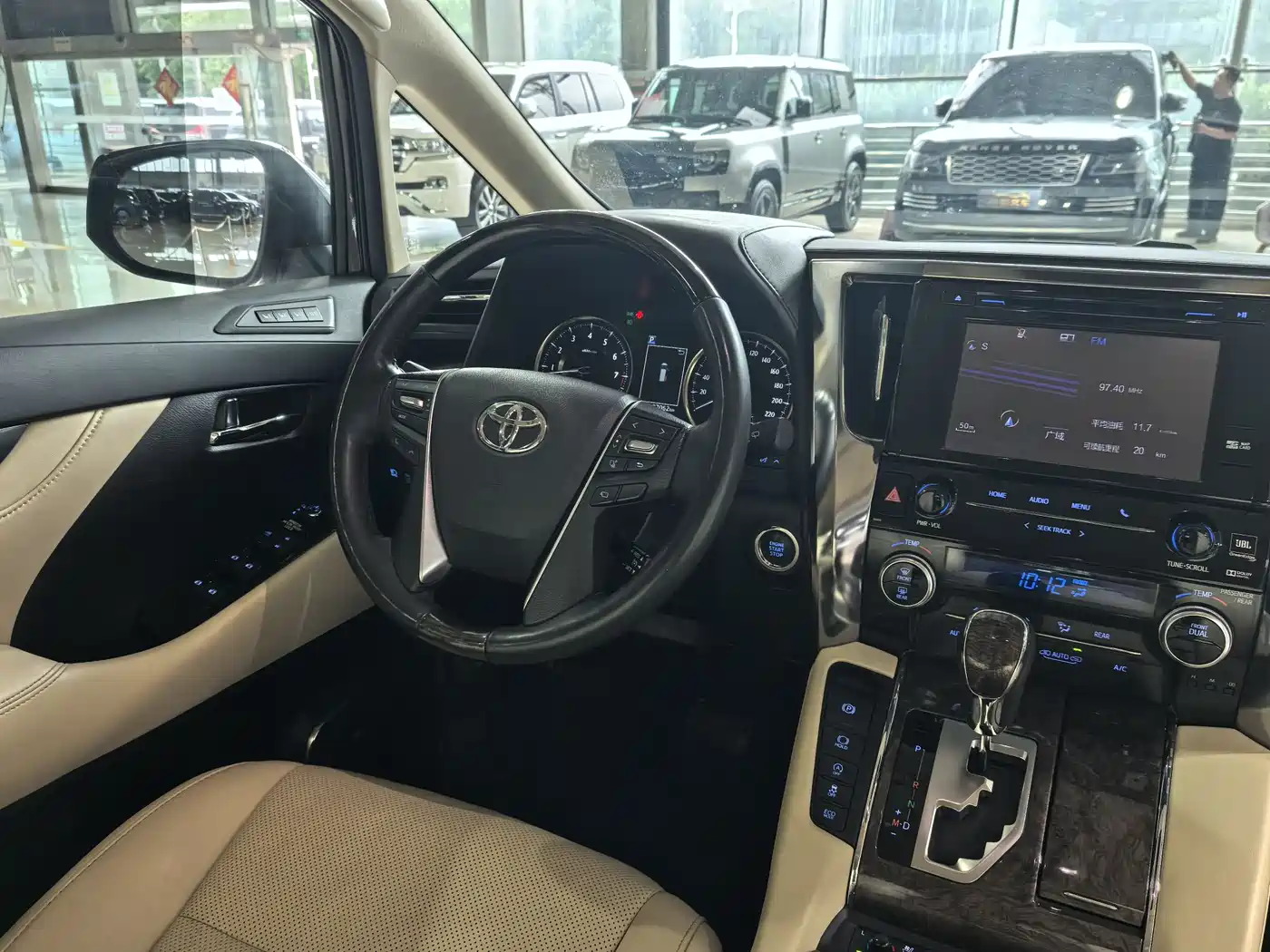 Toyota Alphard 2018 Facelift 3.5L Premium Edition фото 18