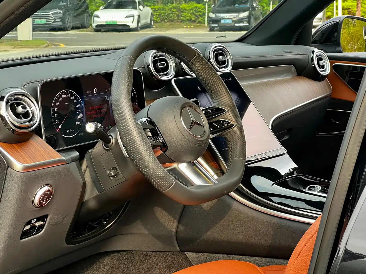 Mercedes-Benz GLC 2024 Facelift GLC 300 L 4MATIC Sport 7-seater фото 15
