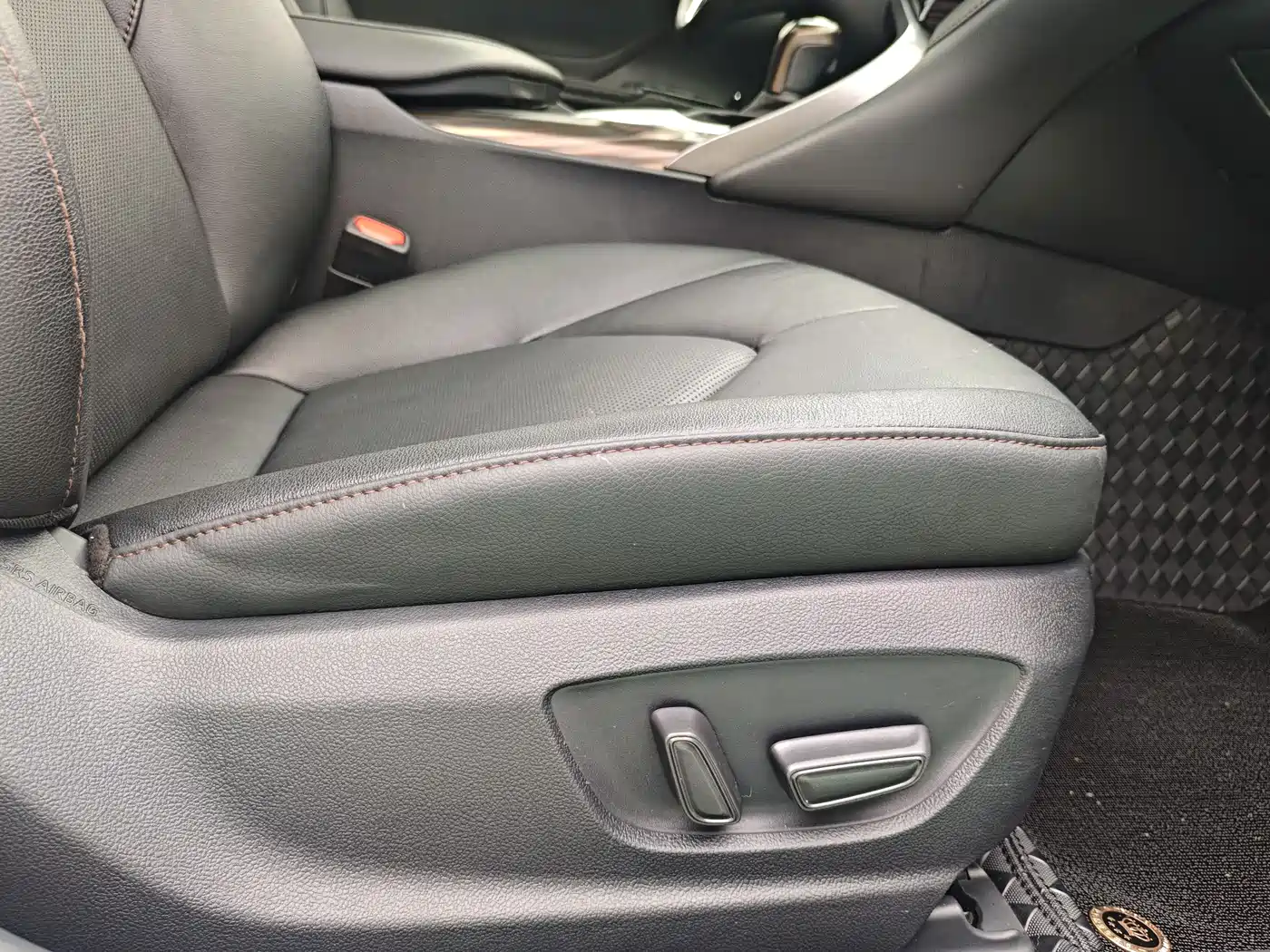 Toyota Camry 2019 2.5G Luxury Edition China VI фото 14