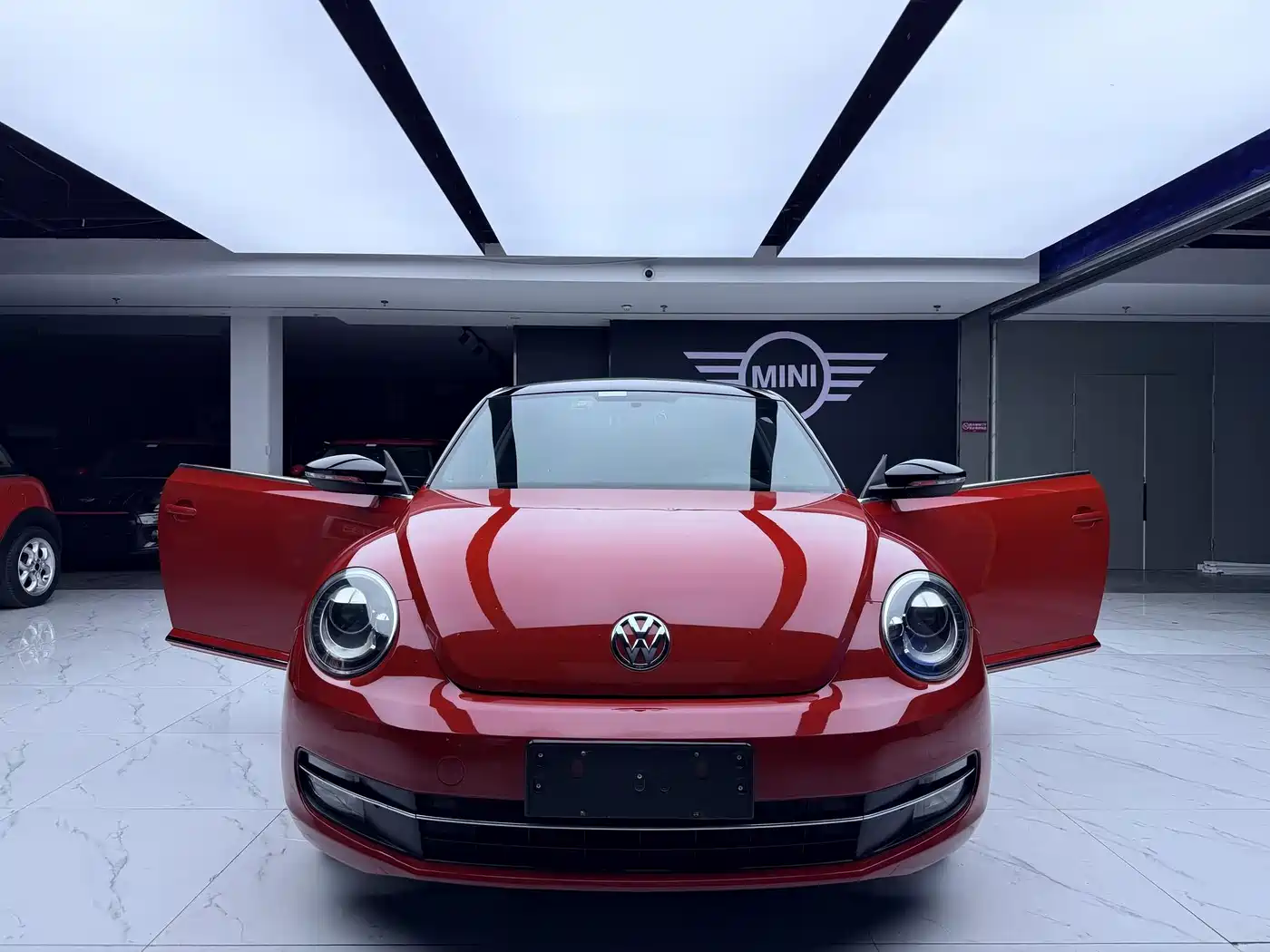 Volkswagen Beetle 2014 1.4TSI Fashion Edition фото 2