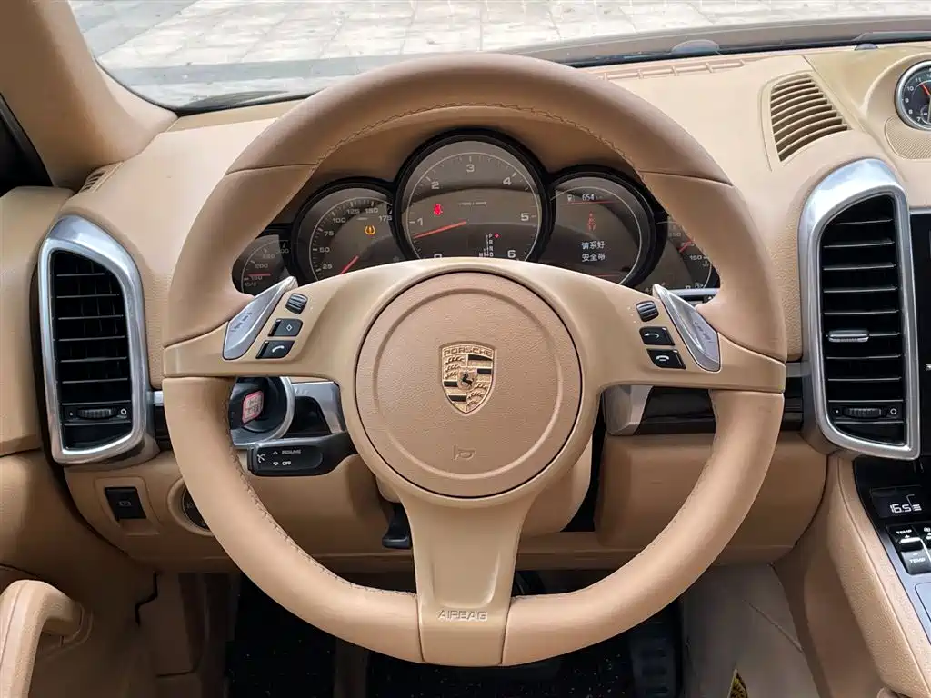 Porsche Cayenne фото 16