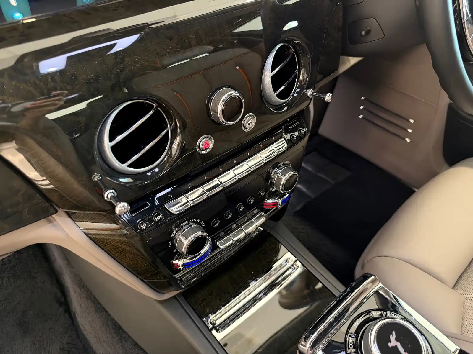 Фото 23 - Rolls-Royce Phantom