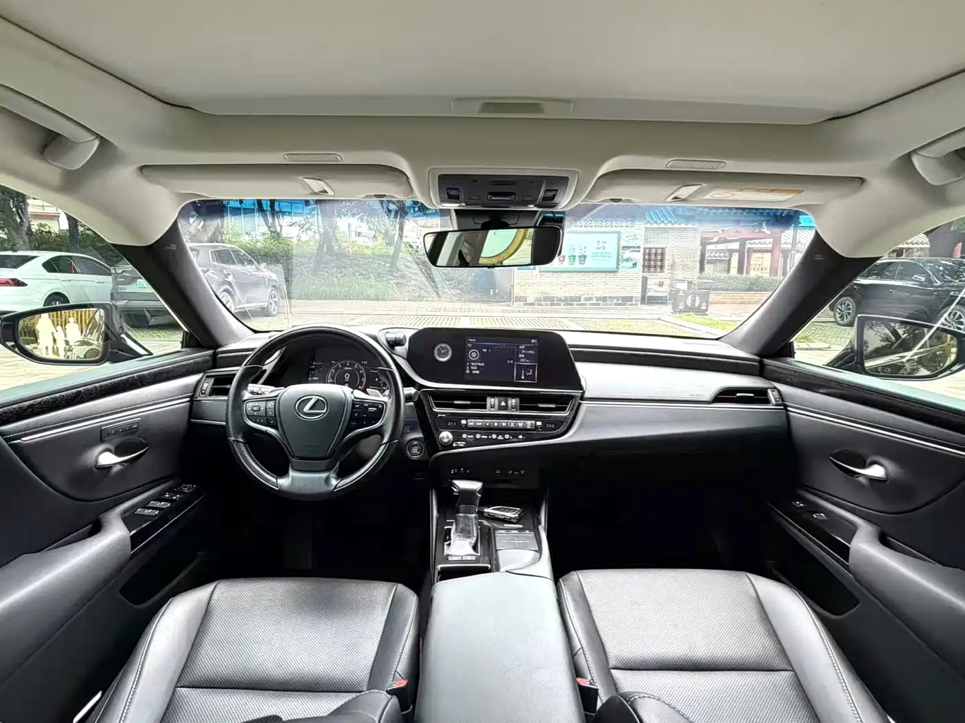 Lexus ES 2022 200 Luxury Edition фото 7