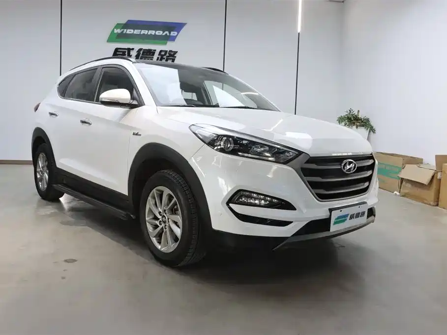 Hyundai Tucson 2015 1.6T Dual Clutch 2WD Smart фото 3